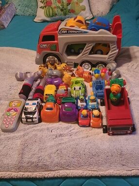 Kids Multi-Color Toy Vehicle Playset - Car Transporter and Assorted Cars